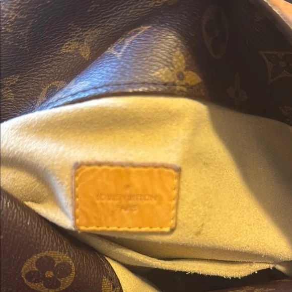 AUTHENTIC Louis Vuitton Artsy Handbag - Picture 2 of 8